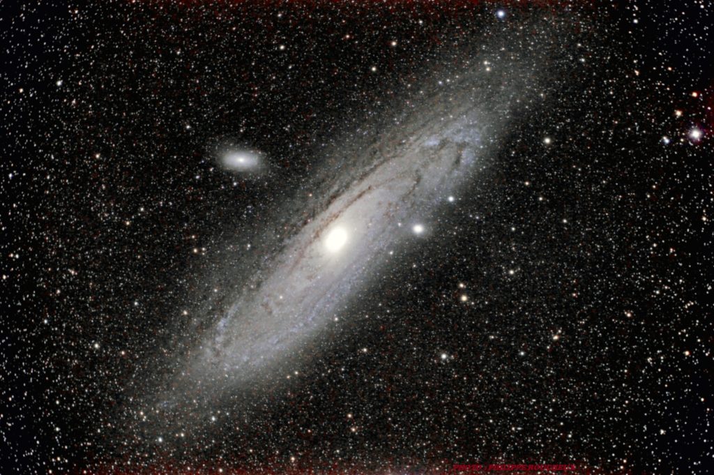 Un regard sur l'espace à la Pyramide du Loup