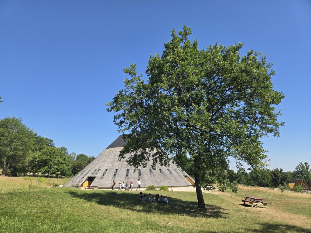 Pyramide du loup en été
